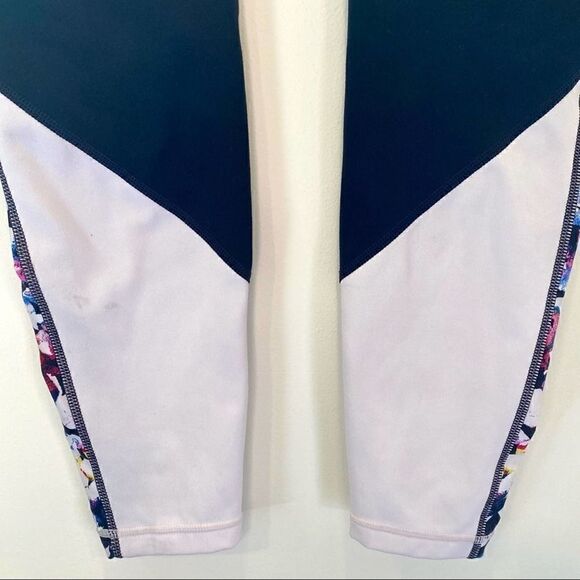 Gap Fit blackout technology workout leggings small - Picture 5 of 7